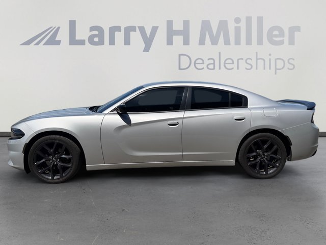Used 2021 Dodge Charger SXT w/ Blacktop Package RWD image 2