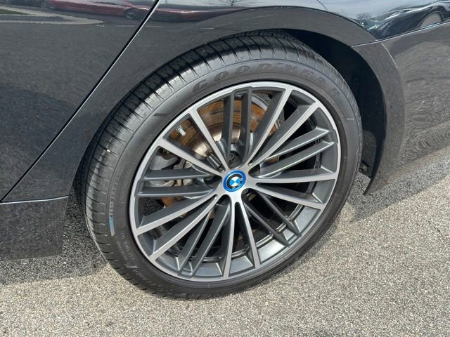 Used 2023 BMW 530e xDrive w/ Premium Package AWD/4WD image 7