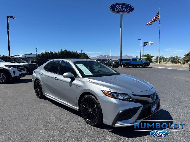 Used 2023 Toyota Camry XSE FWD image 3