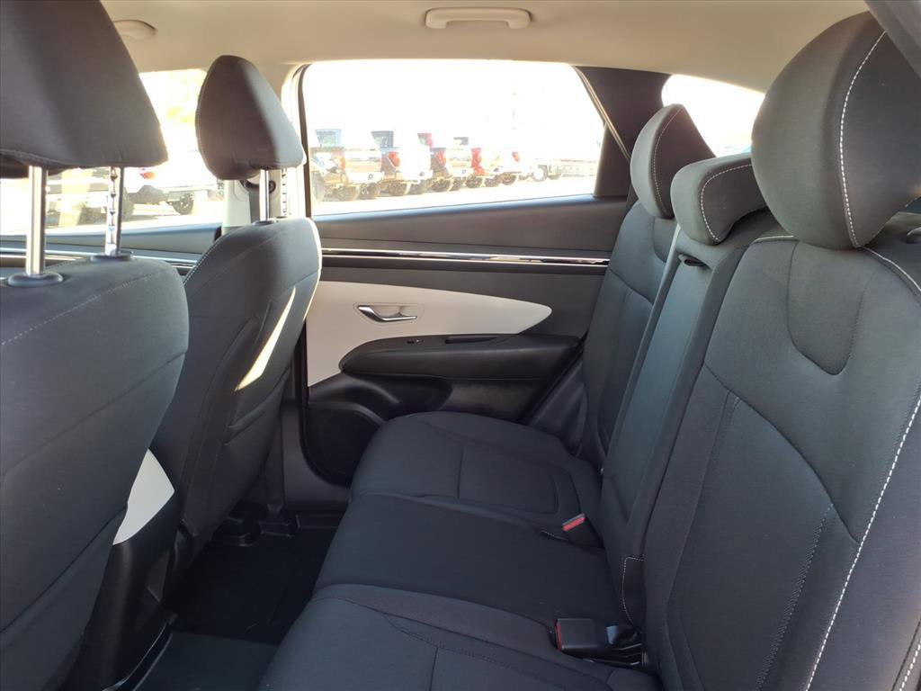 Used 2024 Hyundai Tucson SE image 12