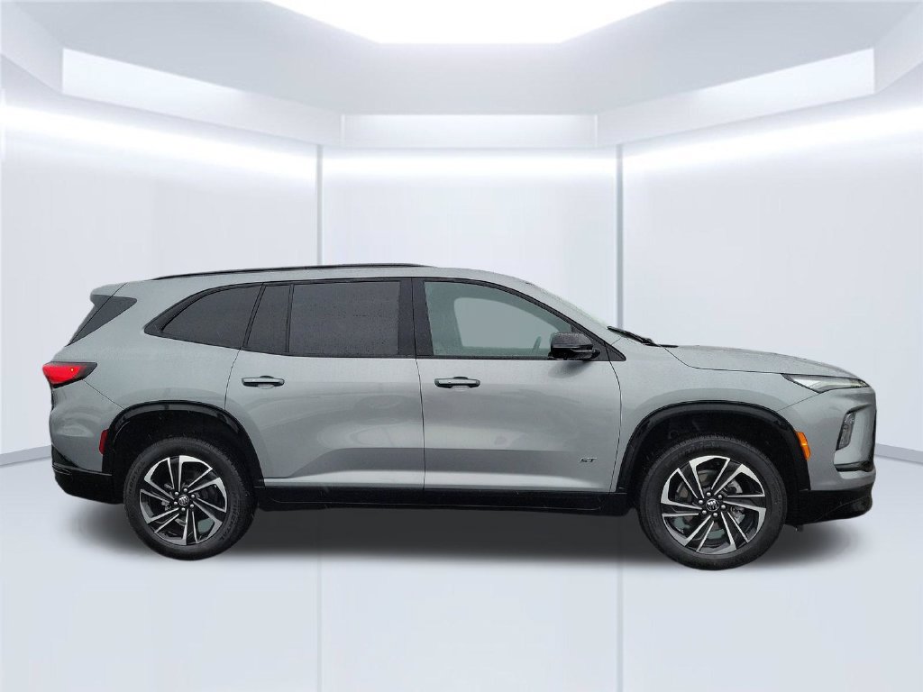 Used 2025 Buick Enclave Sport Touring w/ LPO, All-Weather Package FWD image 4