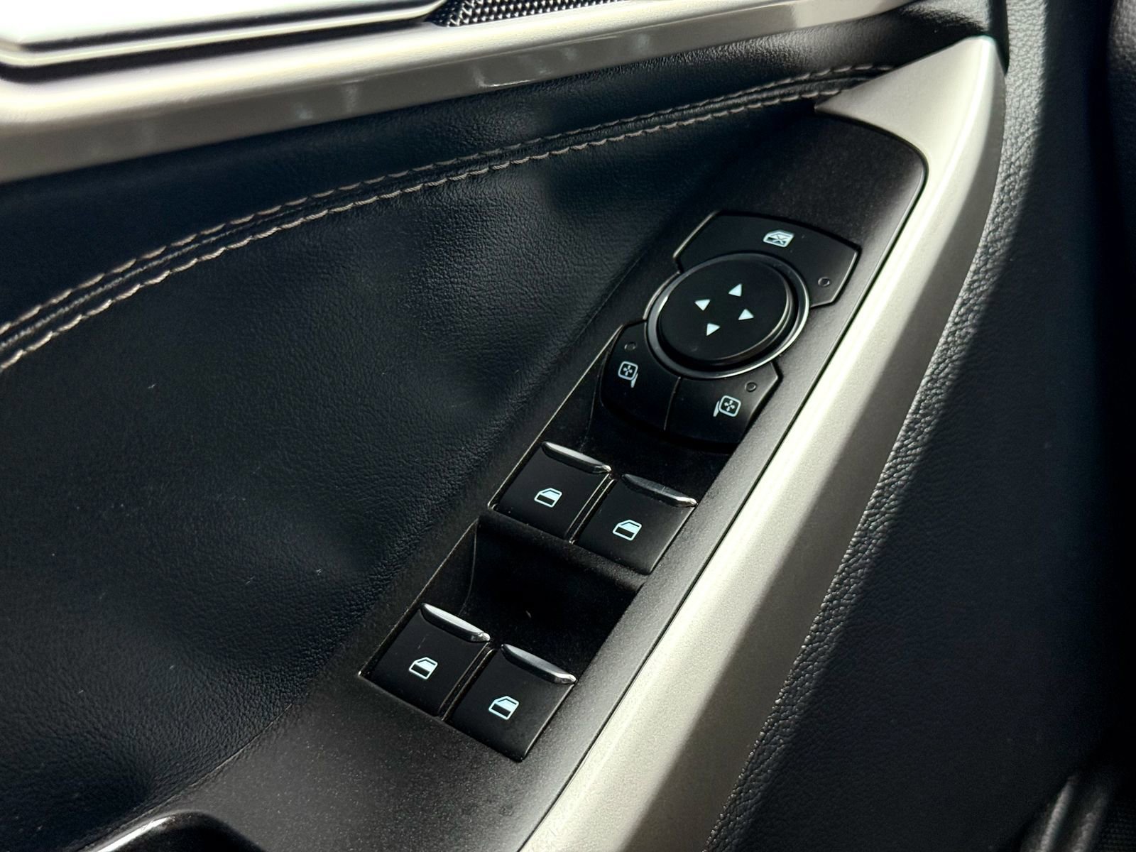 Certified 2022 Ford Explorer XLT w/ Equipment Group 202A image 35