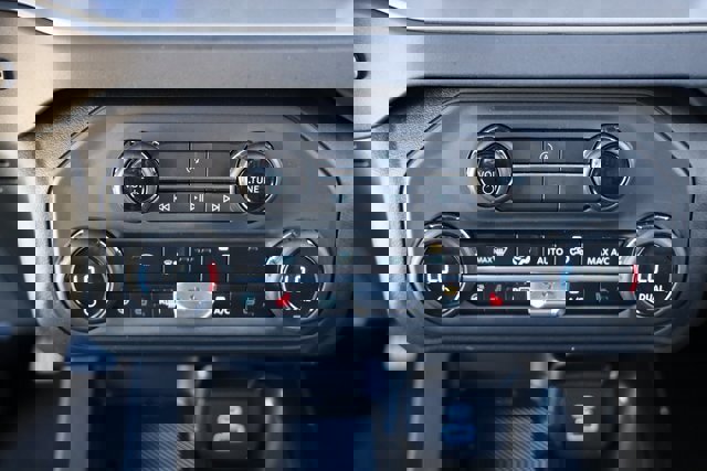 Certified 2025 Ford Bronco Outer Banks image 18