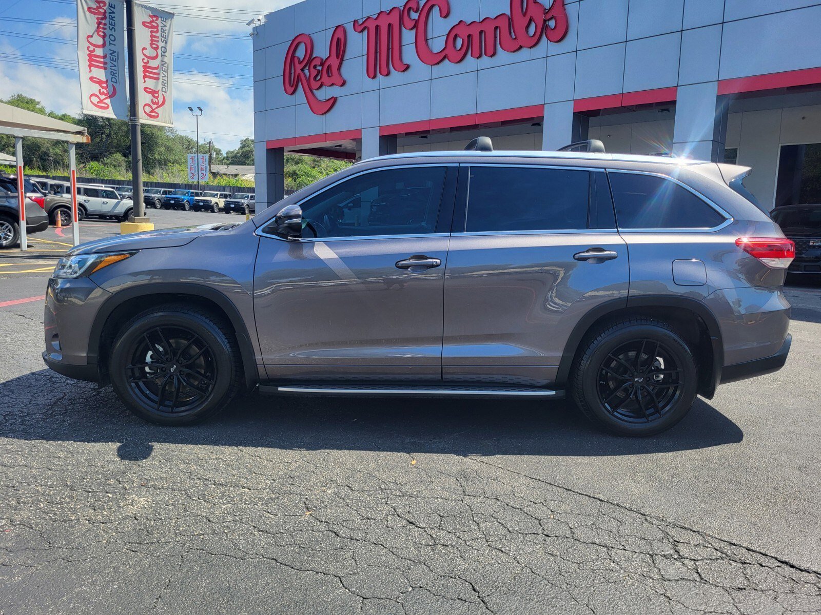 Used 2019 Toyota Highlander Limited Platinum FWD image 7
