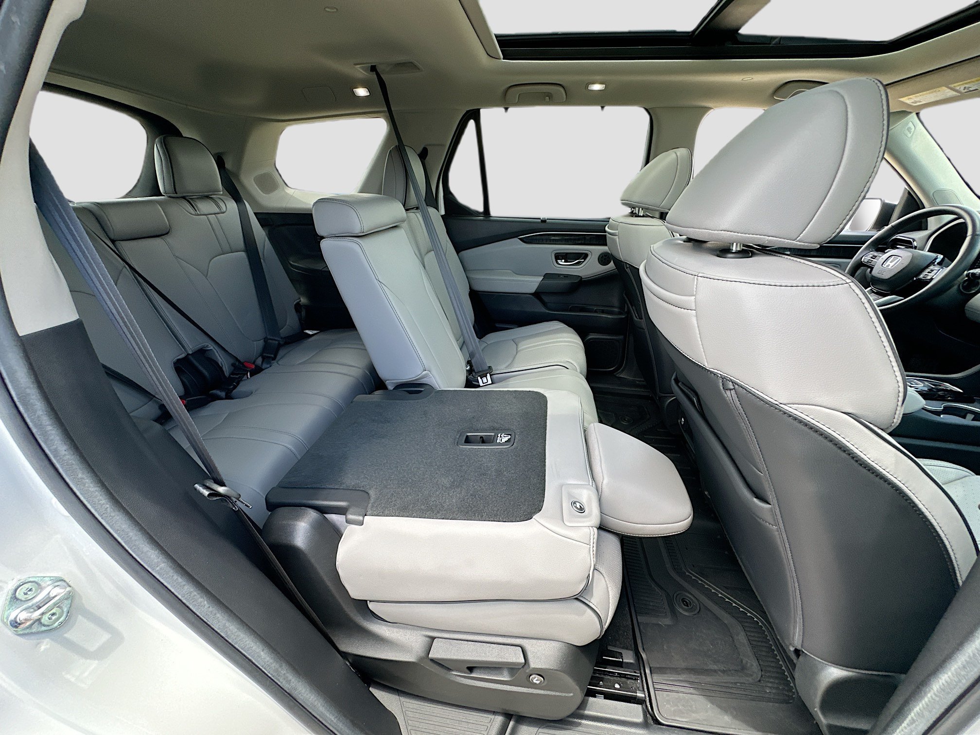 Used 2025 Honda Pilot Elite image 28