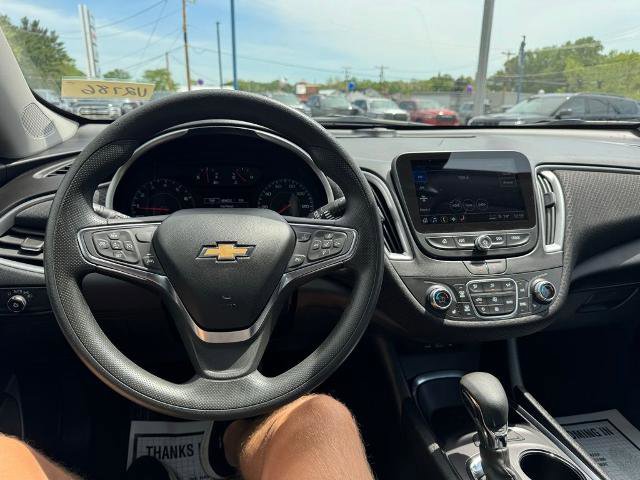Used 2025 Chevrolet Malibu LT FWD image 24