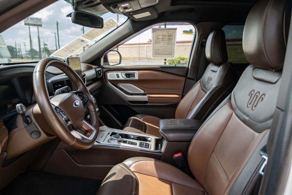 Certified 2023 Ford Explorer King Ranch w/ Technology Package RWD image 15