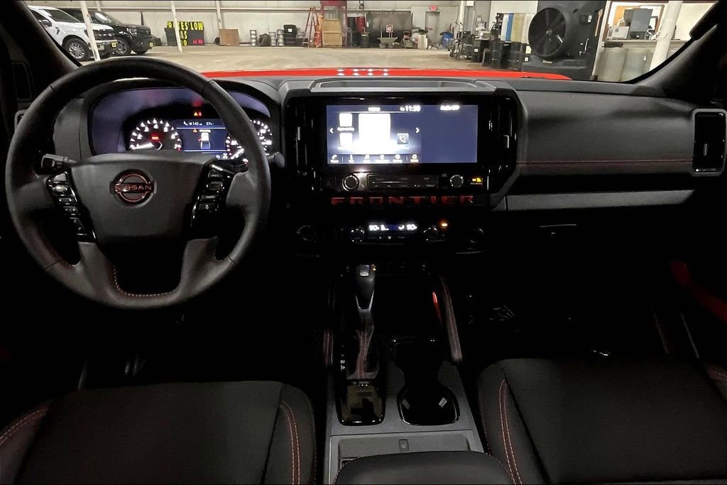 Used 2025 Nissan Frontier PRO-4X w/ Pro Convenience Package image 14