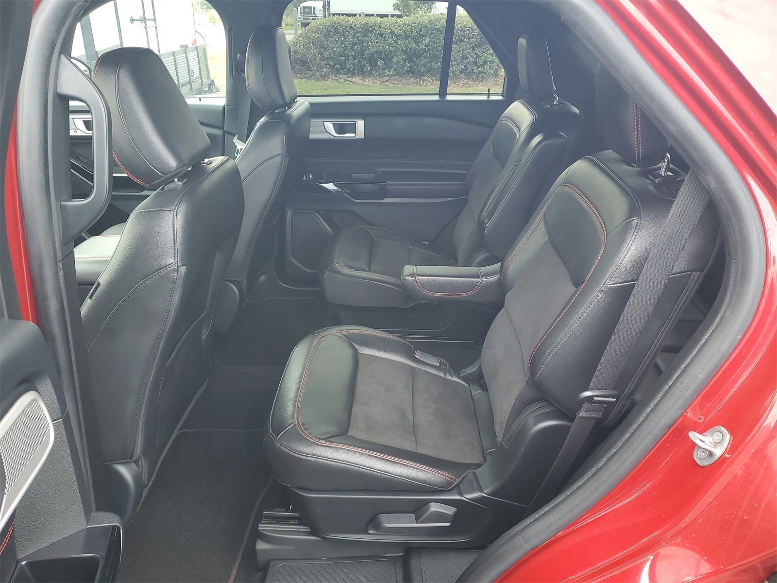 Certified 2023 Ford Explorer ST-Line w/ Class IV Trailer Tow Package image 11