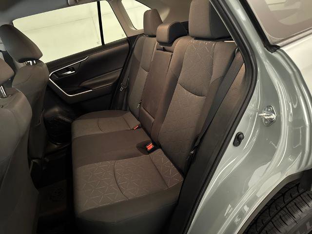Used 2020 Toyota RAV4 XLE FWD image 31