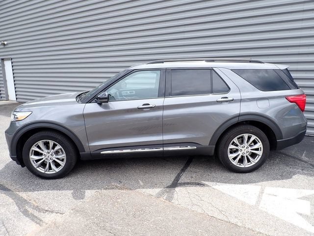 Certified 2024 Ford Explorer XLT w/ Equipment Group 202A AWD/4WD image 2