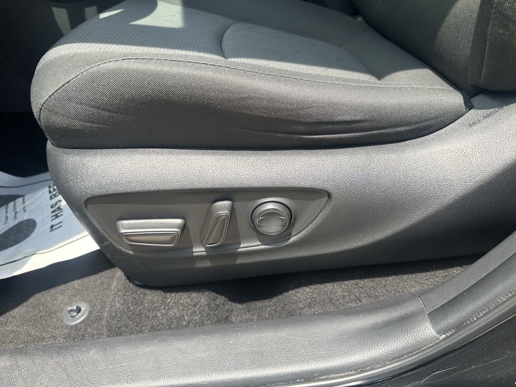 Used 2023 Toyota RAV4 XLE image 10