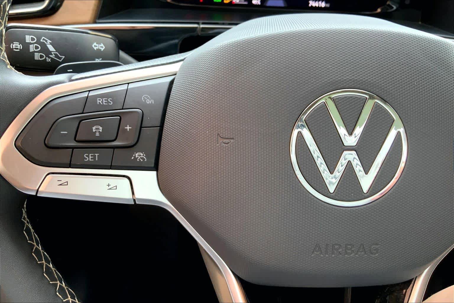 Used 2024 Volkswagen Atlas SE FWD image 24