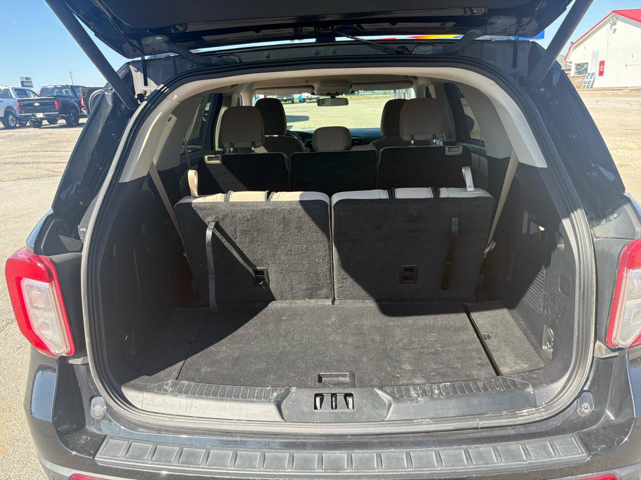 Certified 2022 Ford Explorer XLT RWD image 54