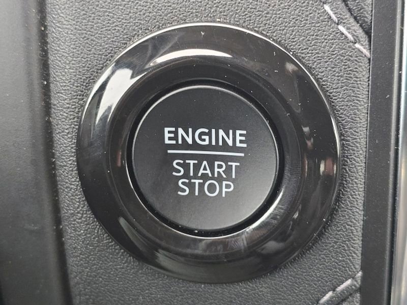 Certified 2025 Ford Expedition Platinum w/ Driver's Package image 22