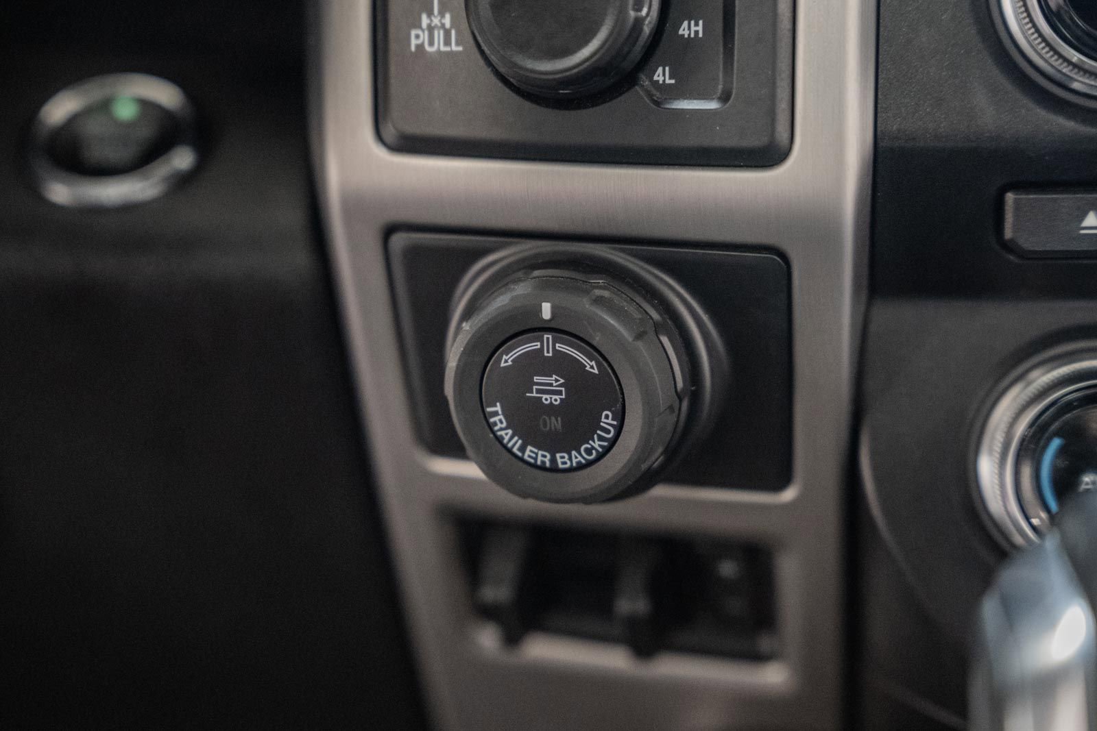 Certified 2018 Ford F150 Platinum w/ Equipment Group 701A Luxury image 34