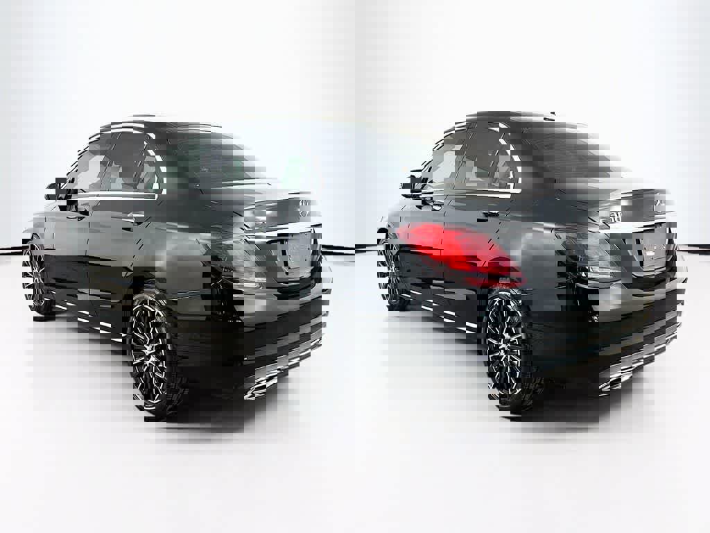 Used 2021 Mercedes-Benz C 300 Sedan image 4