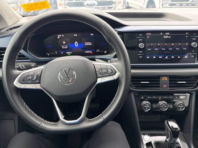 Used 2024 Volkswagen Taos SE w/ Panoramic Sunroof Package AWD/4WD image 11