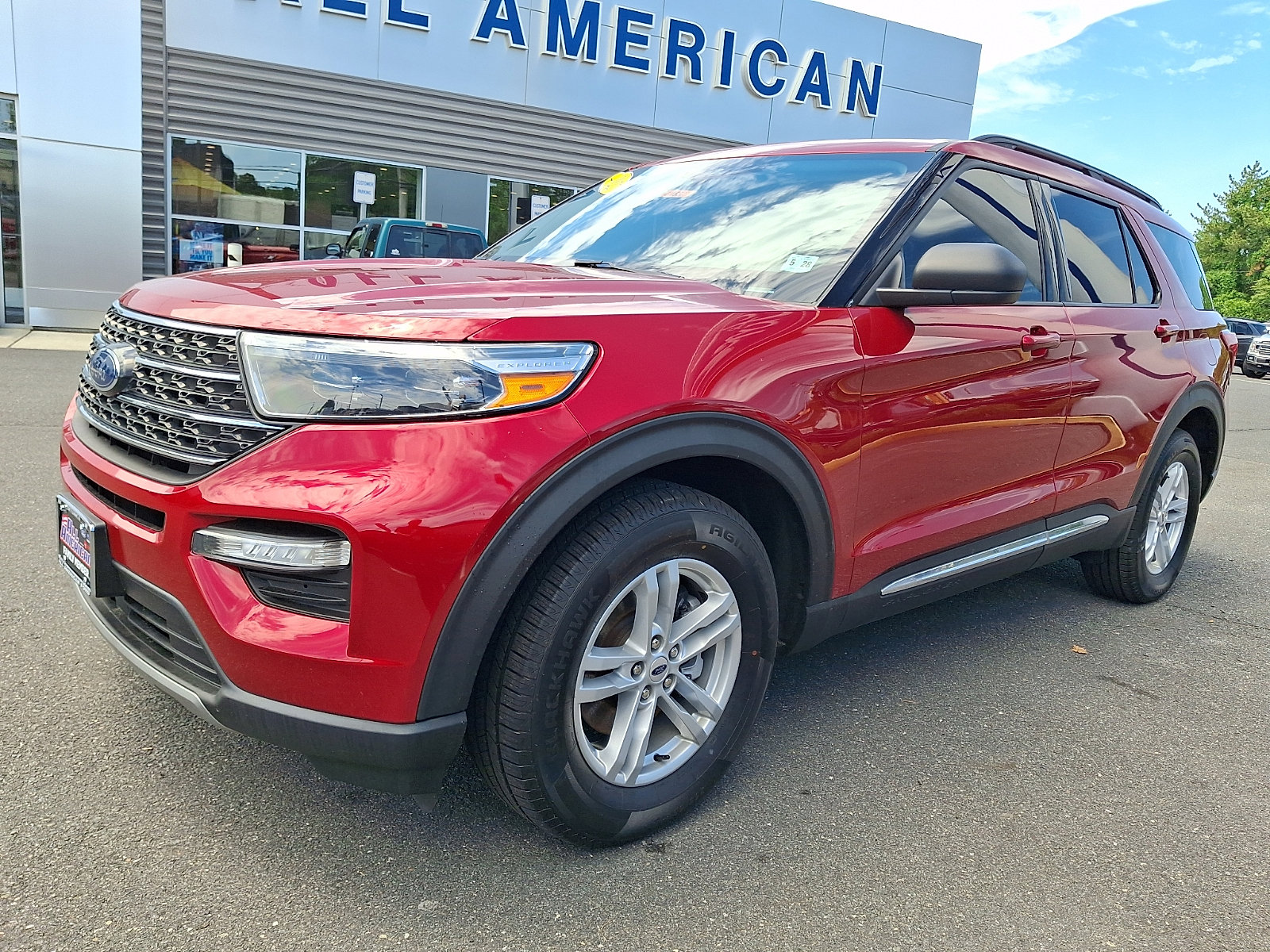 Certified 2022 Ford Explorer XLT w/ Equipment Group 202A AWD/4WD image 5