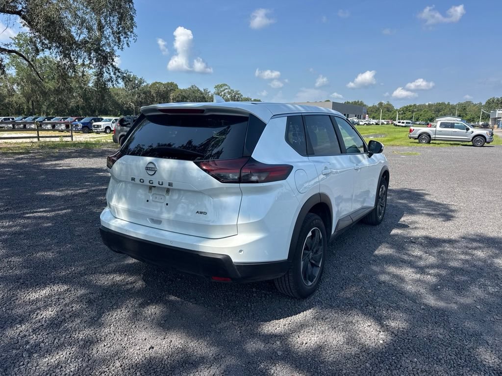Used 2025 Nissan Rogue SV AWD/4WD image 5
