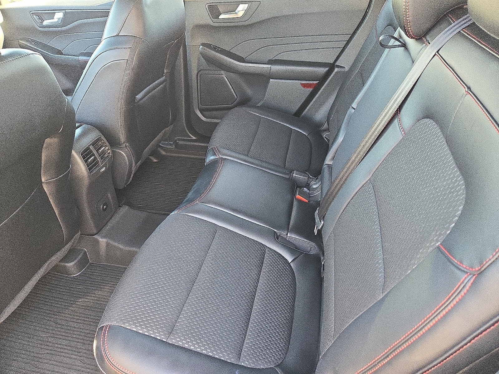 Certified 2025 Ford Escape ST-Line w/ Equipment Group 301A image 13