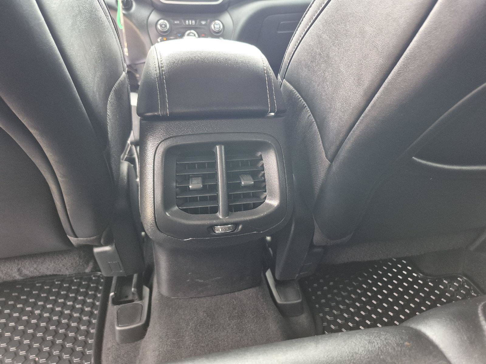Used 2022 Jeep Cherokee Latitude AWD/4WD image 9