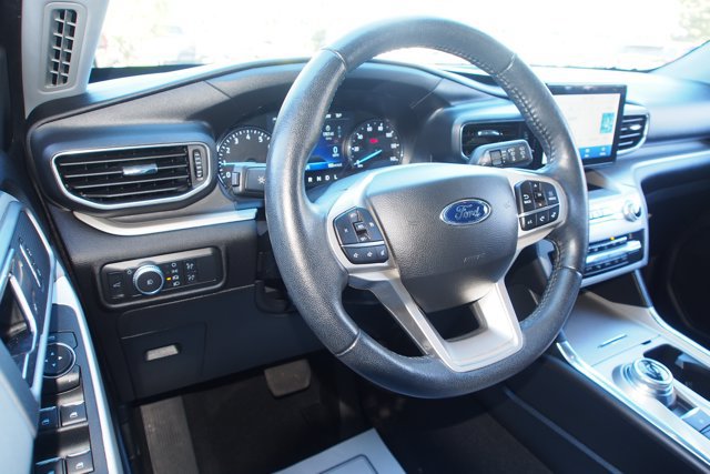 Certified 2021 Ford Explorer XLT w/ Equipment Group 202A RWD image 17