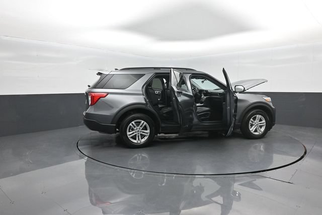 Certified 2024 Ford Explorer XLT w/ Equipment Group 202A AWD/4WD image 19