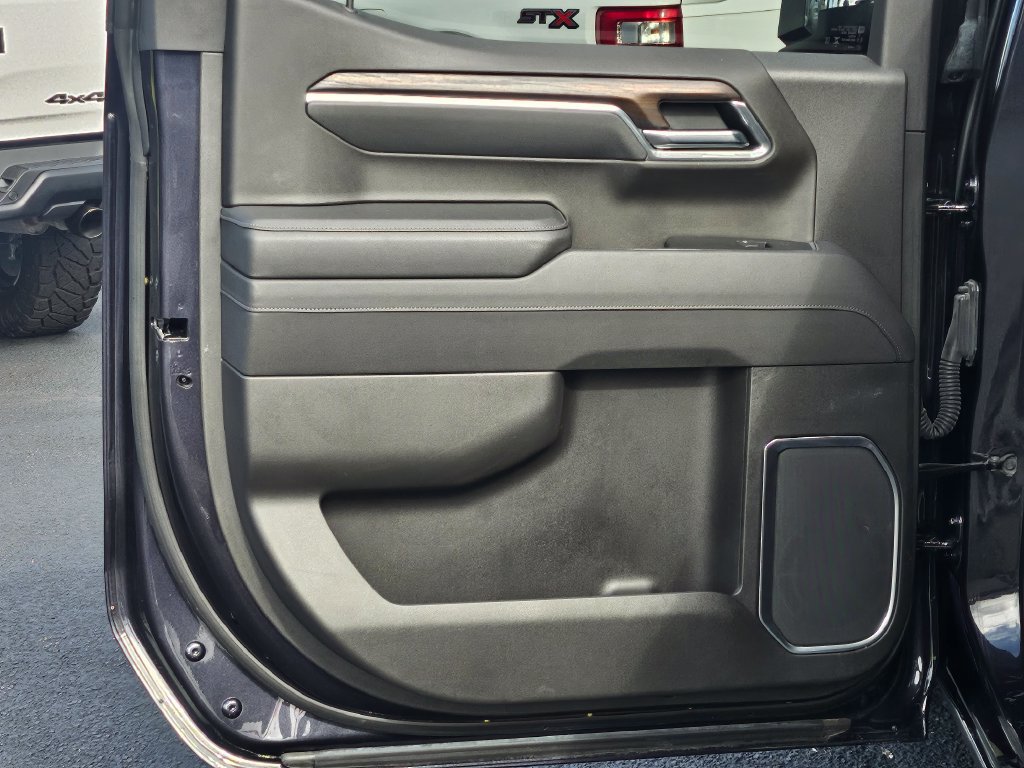 Used 2025 GMC Sierra 1500 SLT RWD image 35