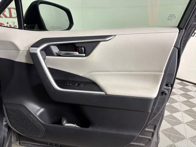 Used 2021 Toyota RAV4 XLE Premium FWD image 30