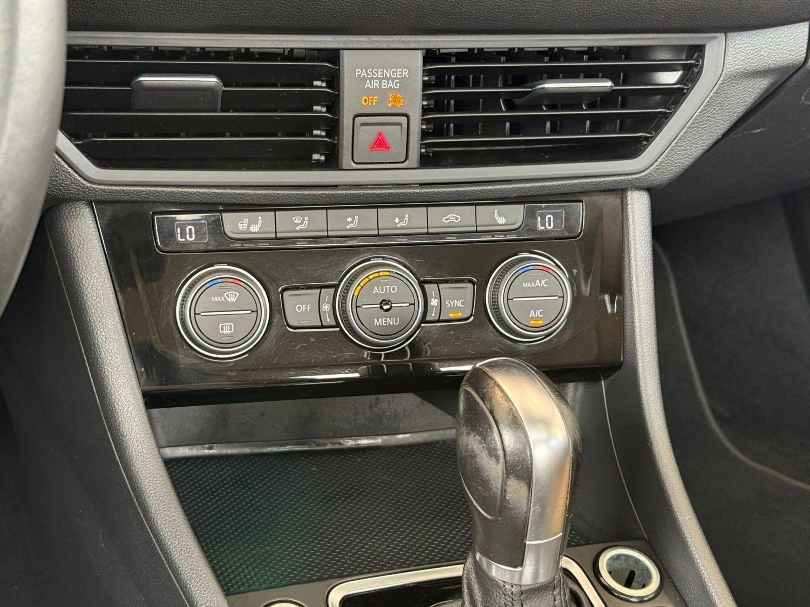 Used 2019 Volkswagen Jetta SEL image 29