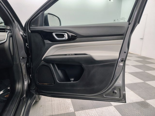 Used 2023 Jeep Compass Limited AWD/4WD image 24