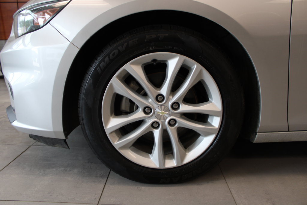 Used 2018 Chevrolet Malibu LT FWD image 10