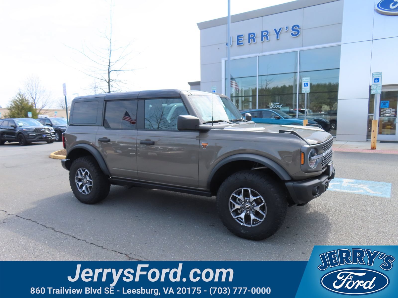 Certified 2025 Ford Bronco Badlands AWD/4WD image 1