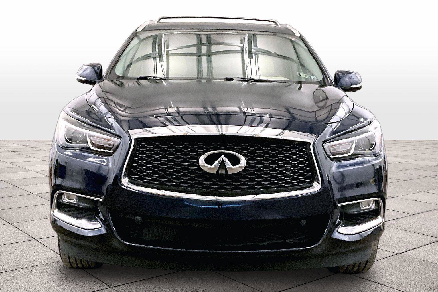 Used 2019 INFINITI QX60 Luxe w/ Essential Package image 3