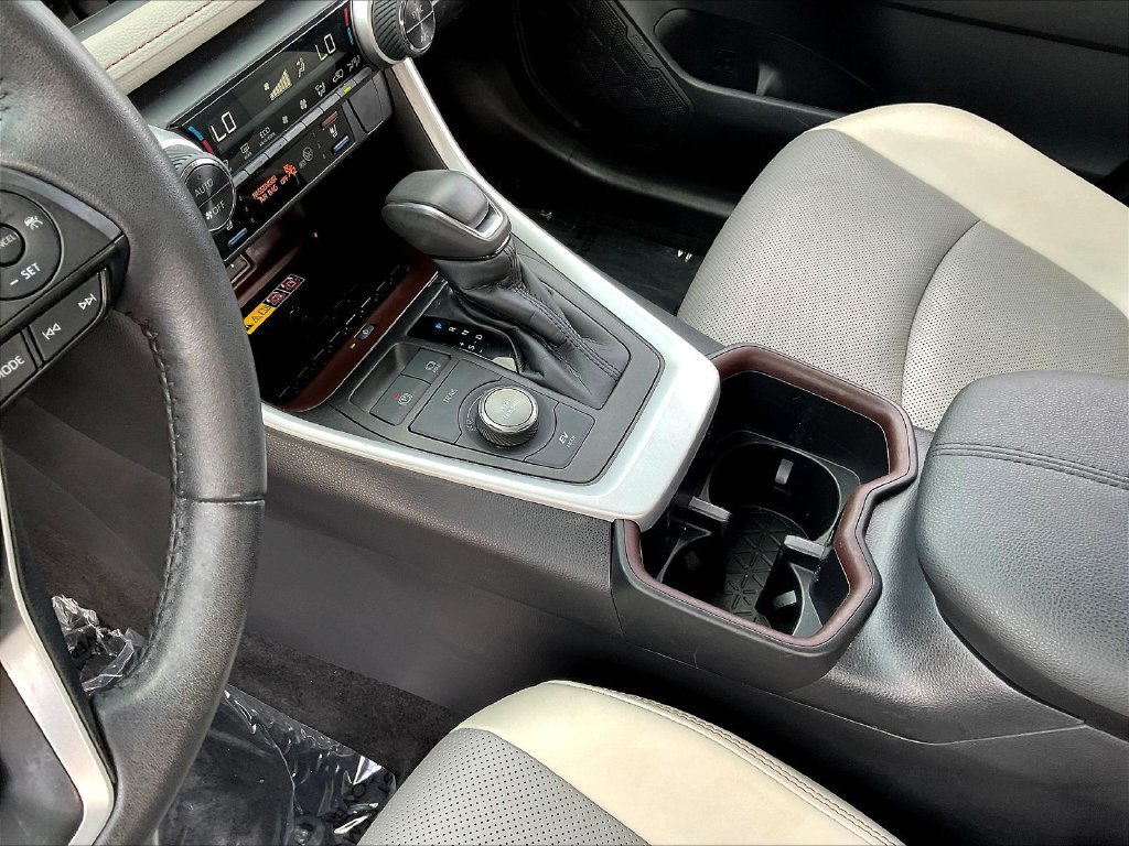 Used 2022 Toyota RAV4 Limited AWD/4WD image 22