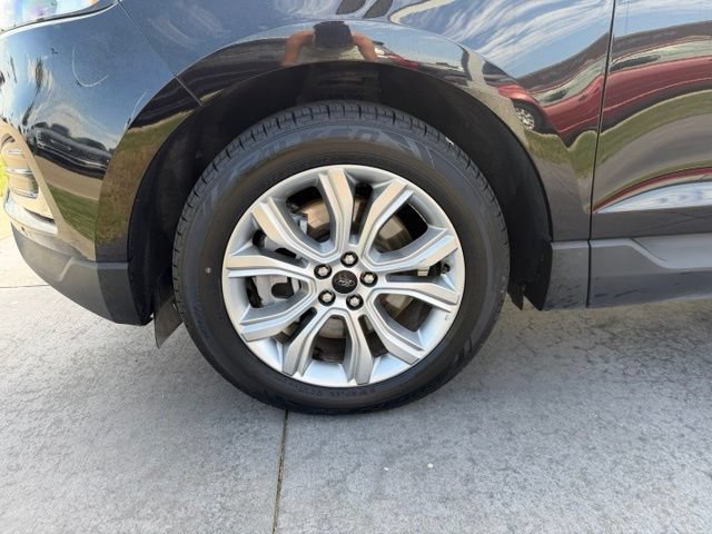 Certified 2024 Ford Edge Titanium AWD/4WD image 4