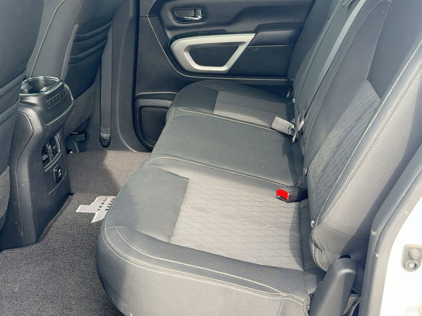 Used 2018 Nissan Titan SV w/ SV Convenience Package image 26