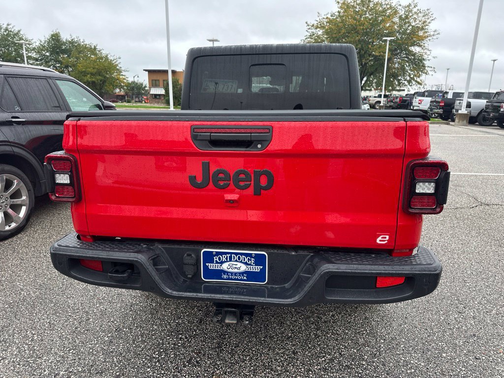 Used 2024 Jeep Gladiator Sport AWD/4WD image 3