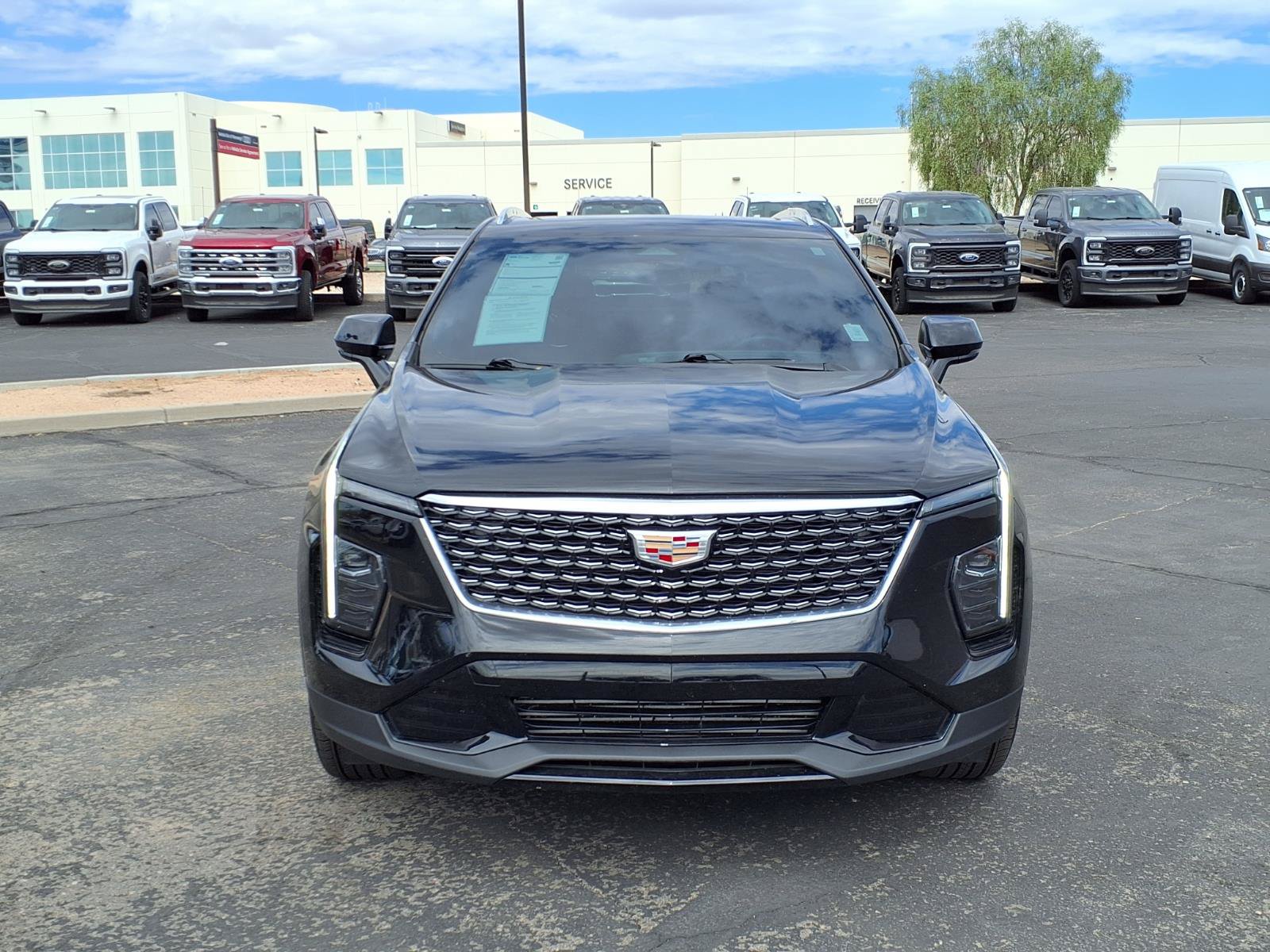 Used 2024 Cadillac XT4 Premium Luxury FWD image 2