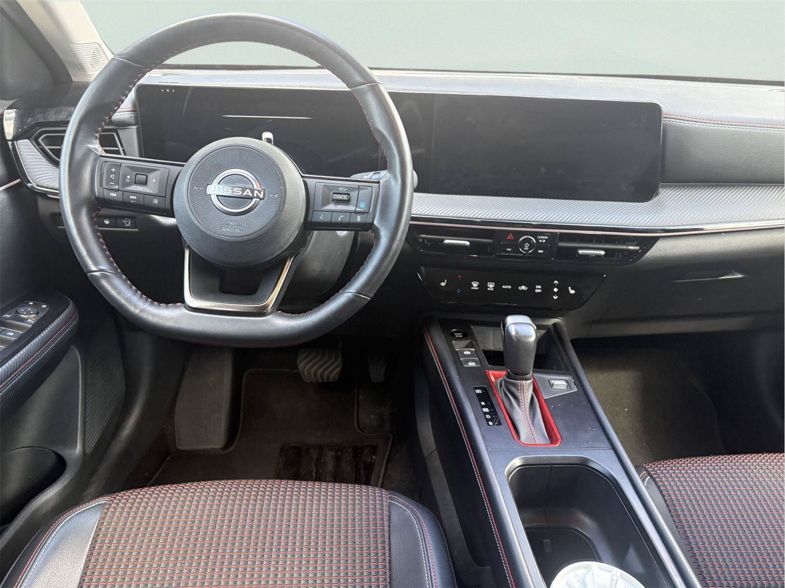 Used 2025 Nissan Kicks SR w/ SR Premium Package FWD image 11