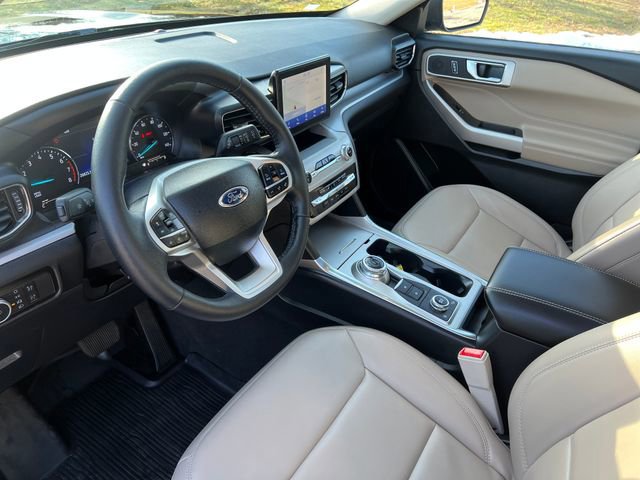 Certified 2023 Ford Explorer XLT w/ Equipment Group 202A image 18