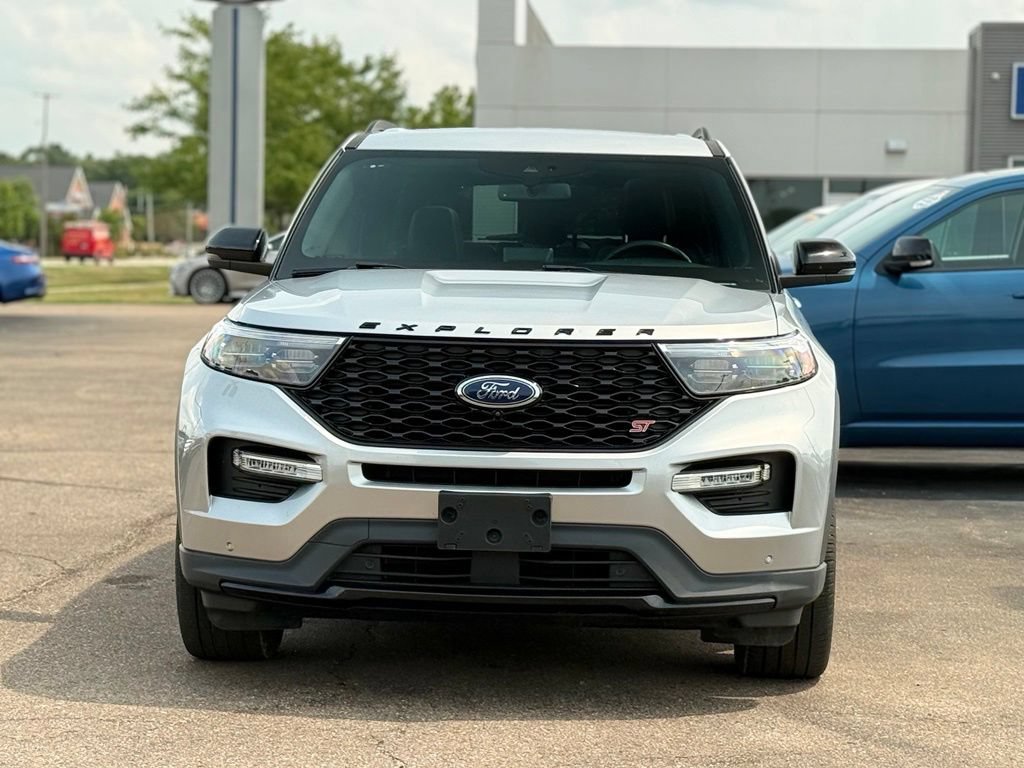 Certified 2024 Ford Explorer ST w/ Technology Package AWD/4WD image 32