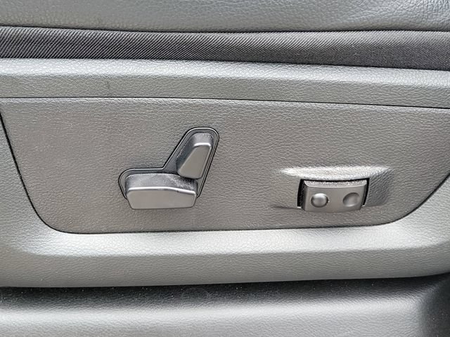 Used 2026 RAM 3500 Laramie AWD/4WD image 18