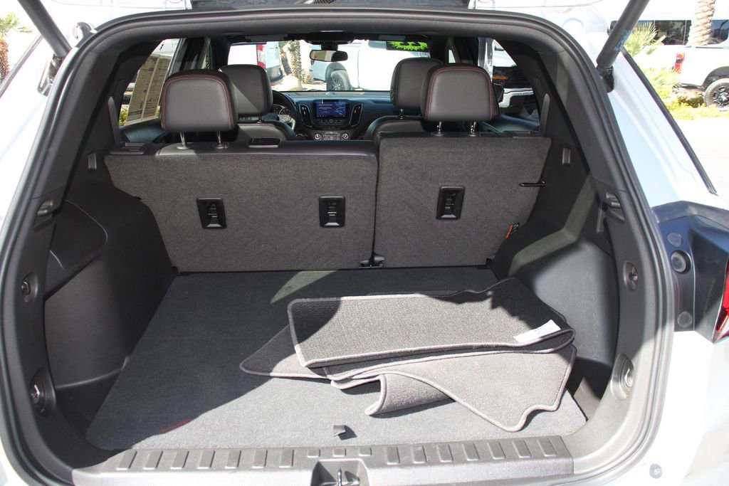 Used 2022 Chevrolet Equinox RS w/ Infotainment Package image 24