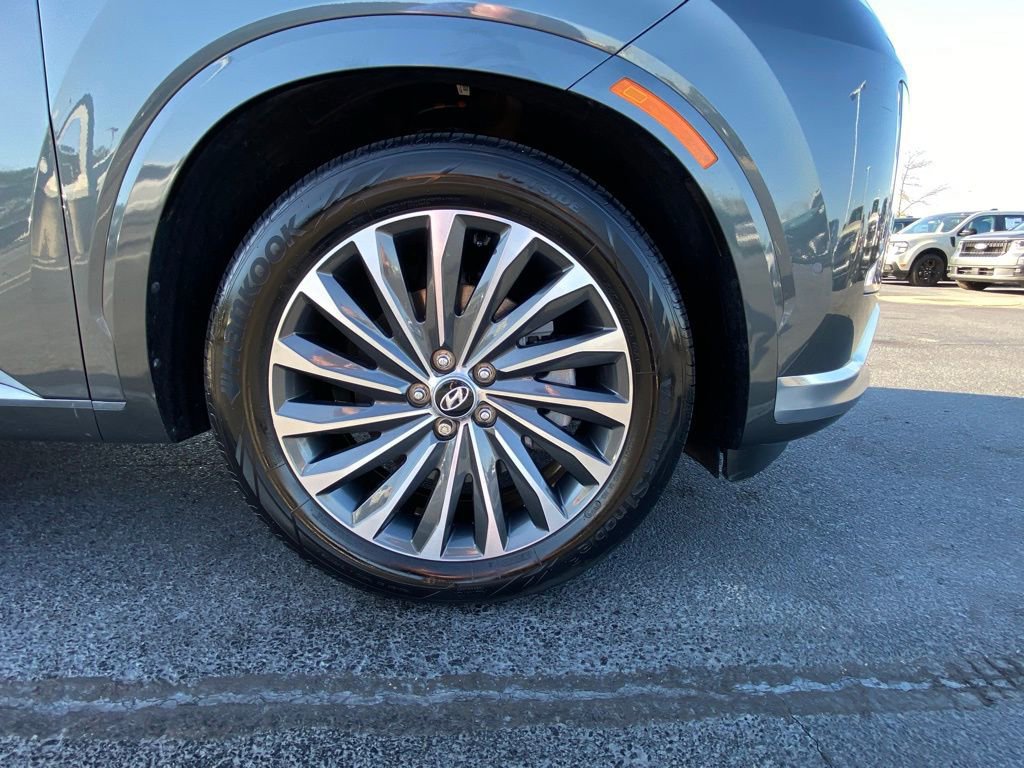 Used 2024 Hyundai Palisade Calligraphy image 30