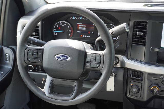 Certified 2025 Ford F250 XL AWD/4WD image 15