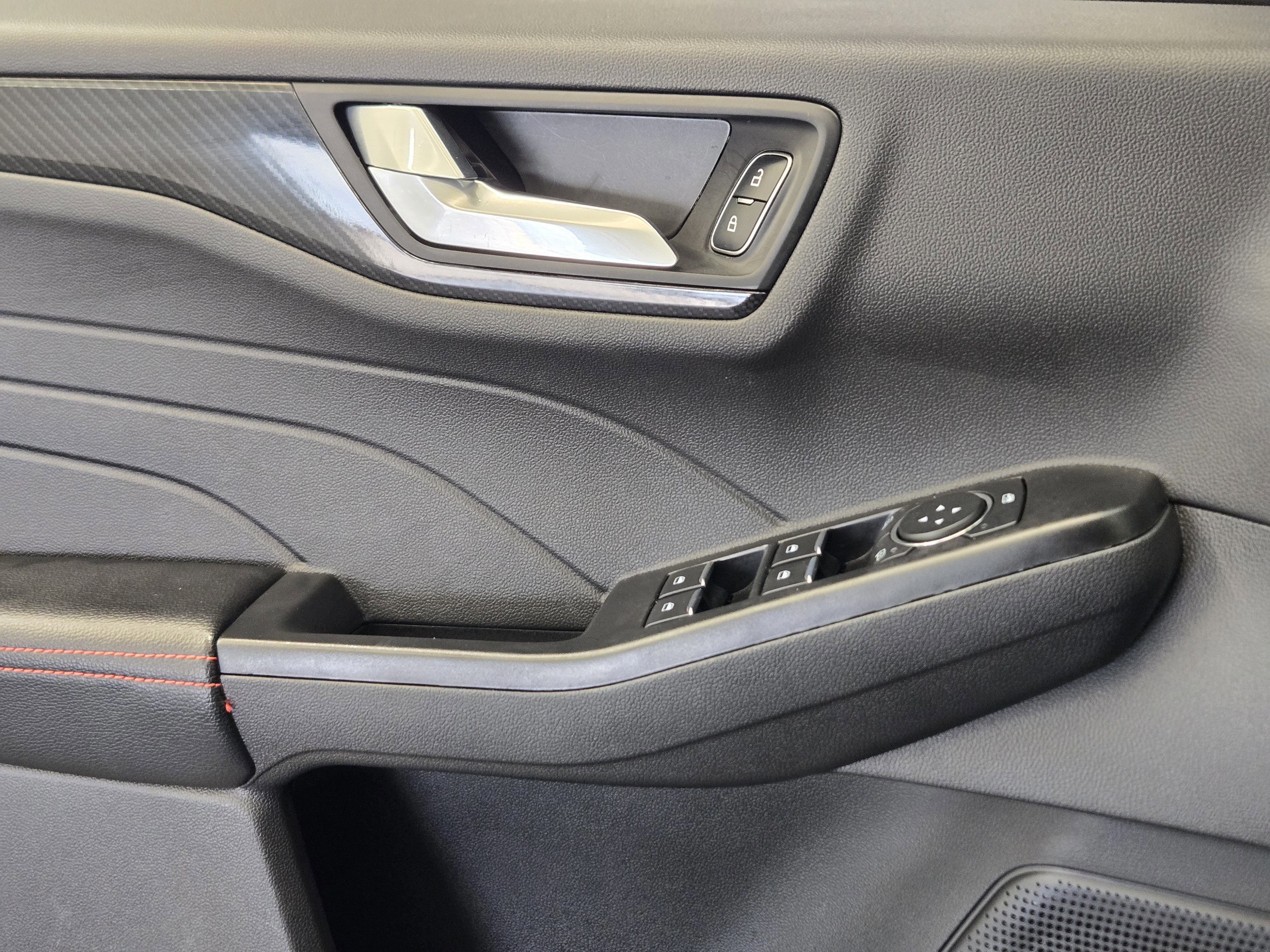 Certified 2025 Ford Escape ST-Line image 23