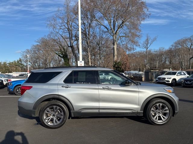 Certified 2022 Ford Explorer XLT w/ Equipment Group 202A image 9