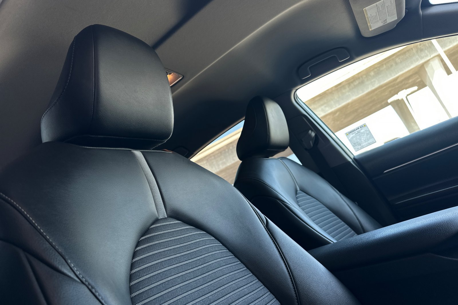 Used 2022 Toyota Camry SE w/ Carpet Mat Package (TMS) FWD image 15